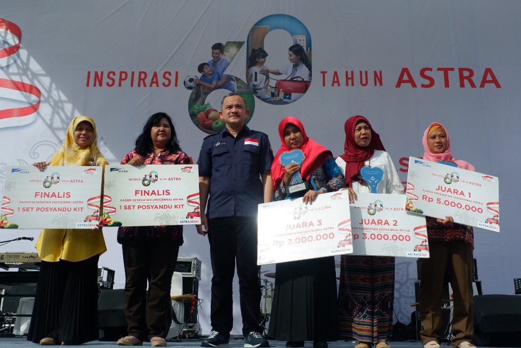 Warga Makassar Berbondong-Bondong Meriahkan Festival Kesehatan Astra